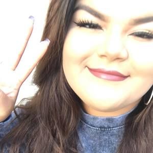 Meet your Posher, Desiree